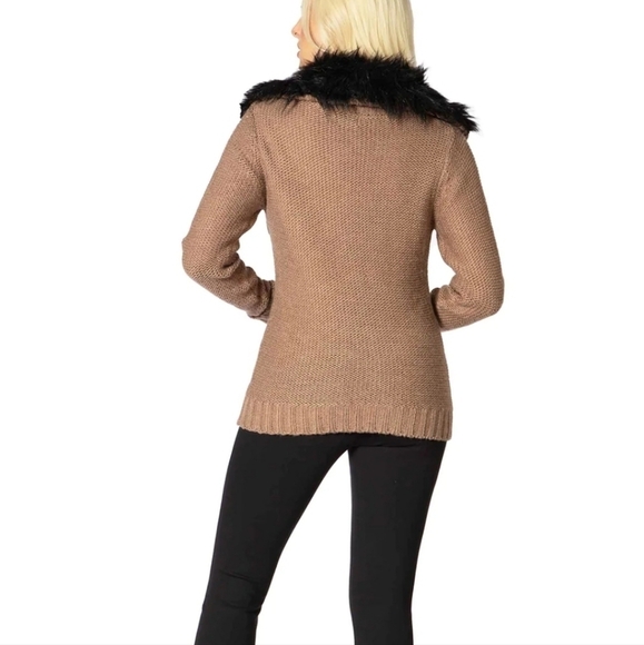 VERTIGO PARIS FAUX FUR COLLAR SWEATER IN NUBUCK L - Picture 9 of 13